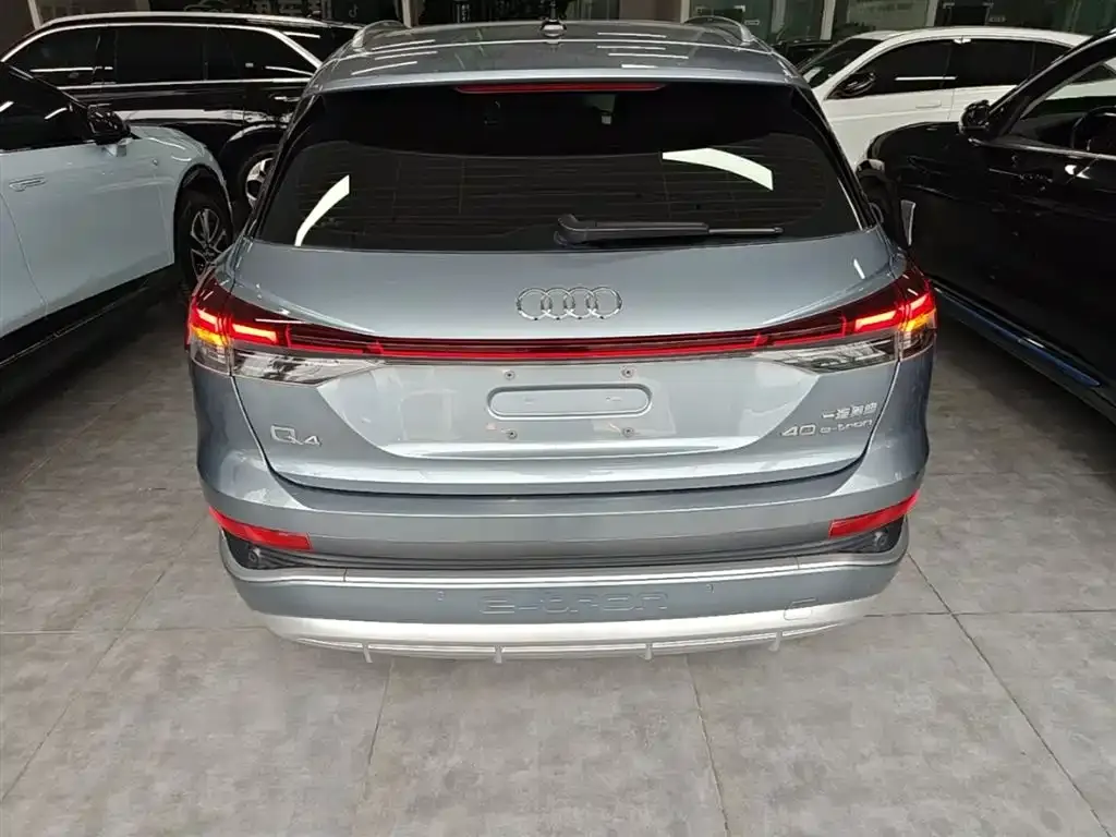 Audi Q4 e-tron — фото 10