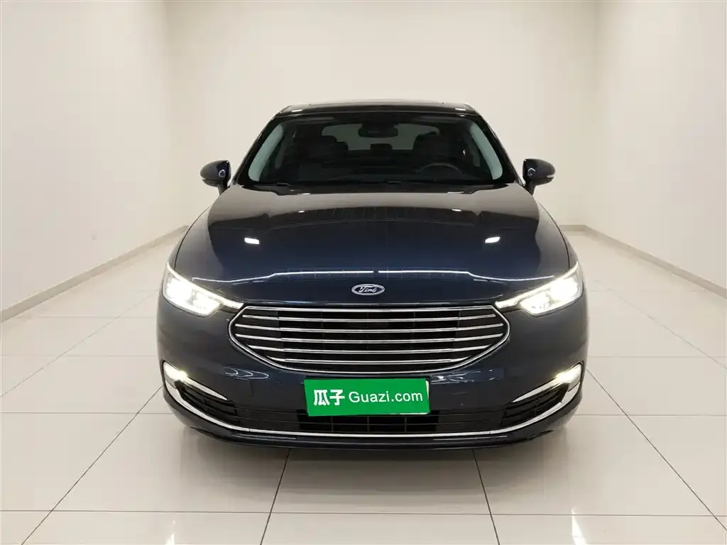 Ford Taurus 2022 из CN, фото 3