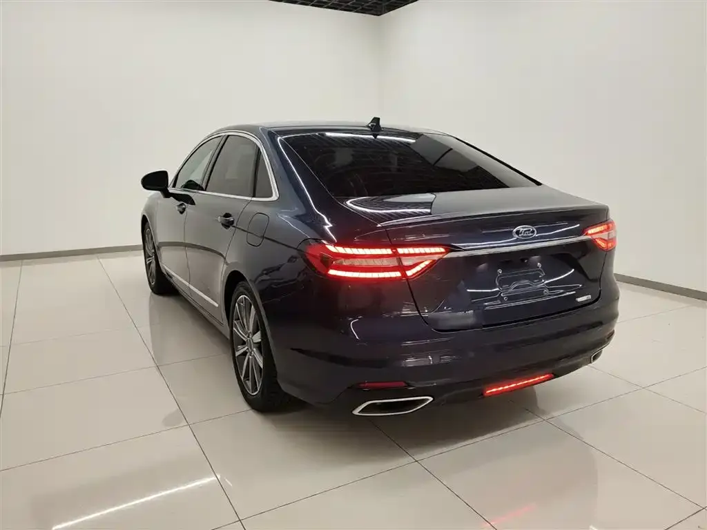 Ford Taurus 2022 из CN, фото 10