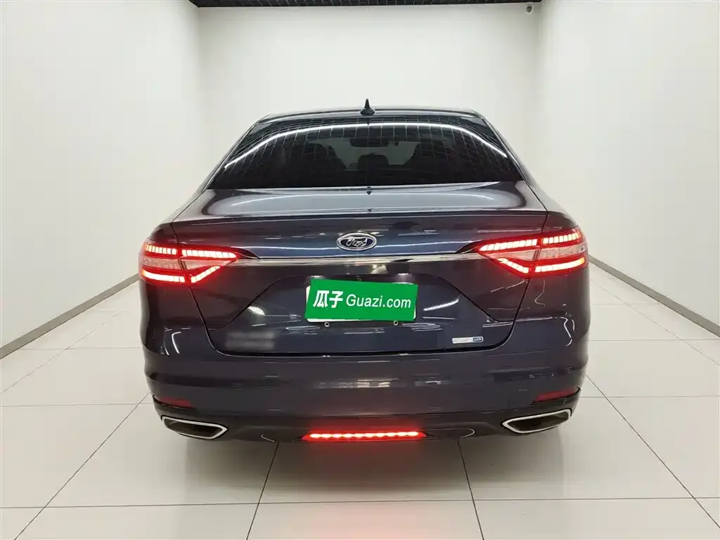 Ford Taurus 2022 из CN, фото 2