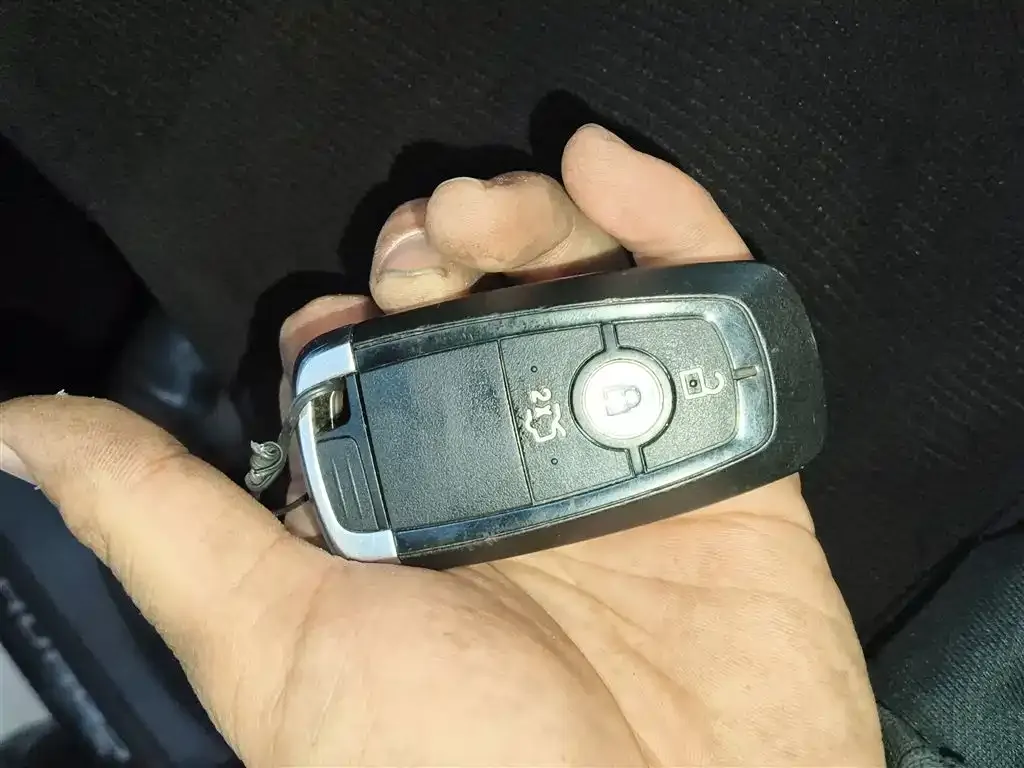 Ford Taurus 2022 из CN, фото 7