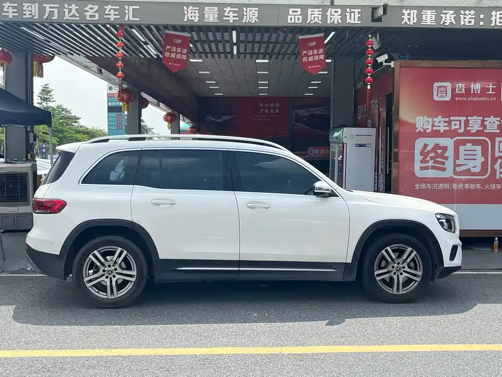 Mercedes-Benz GLB — фото 10
