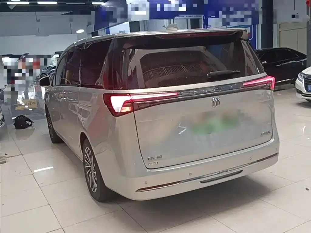 Buick GL8 Hybrid — фото 3