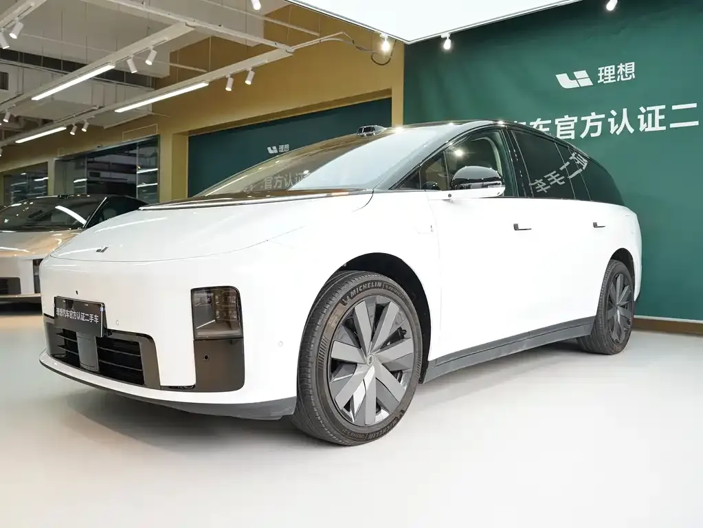 Li Auto i8 — фото 4