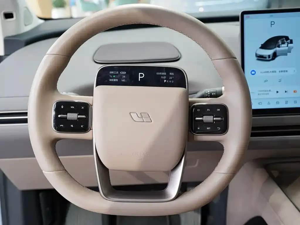 Li Auto i8 — фото 5