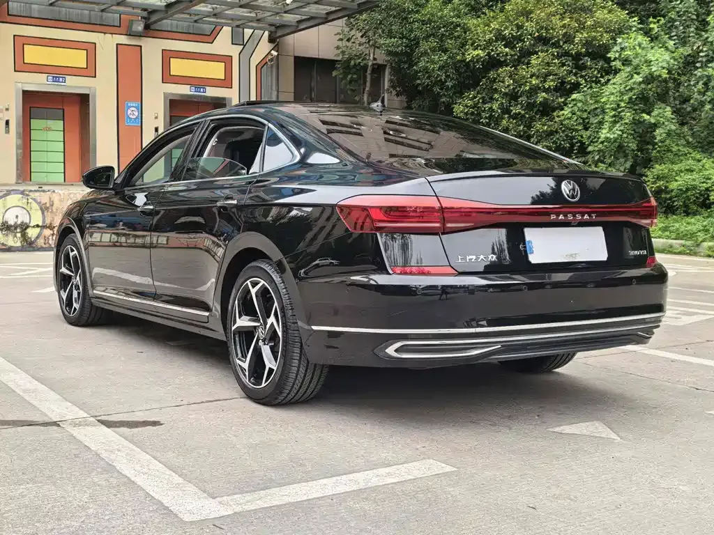 Volkswagen Passat — фото 7