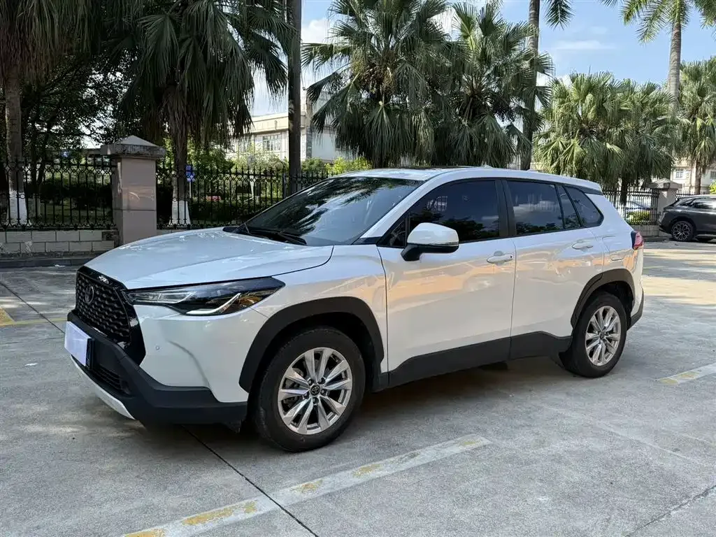 Toyota Corolla Cross — фото 1