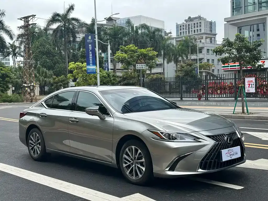 Lexus ES — фото 9