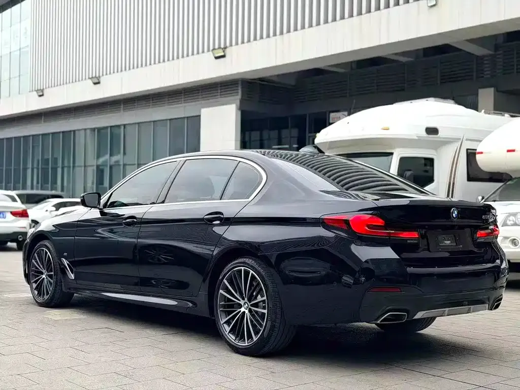 BMW 5 Series — фото 6