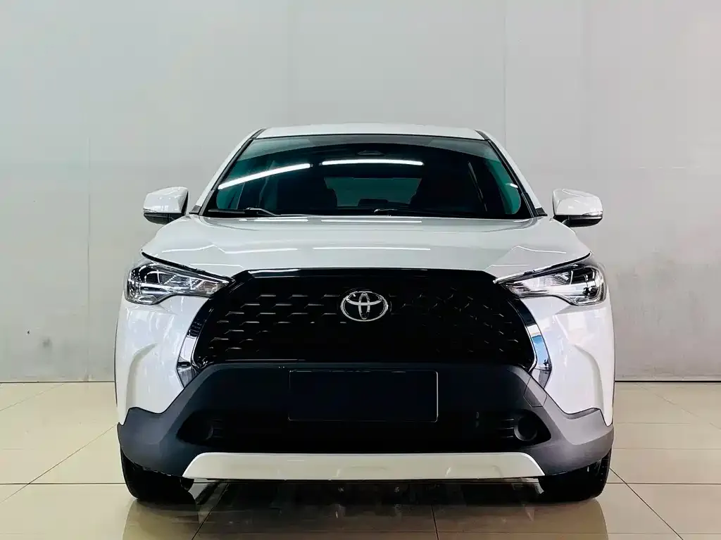 Toyota Corolla Cross — фото 1