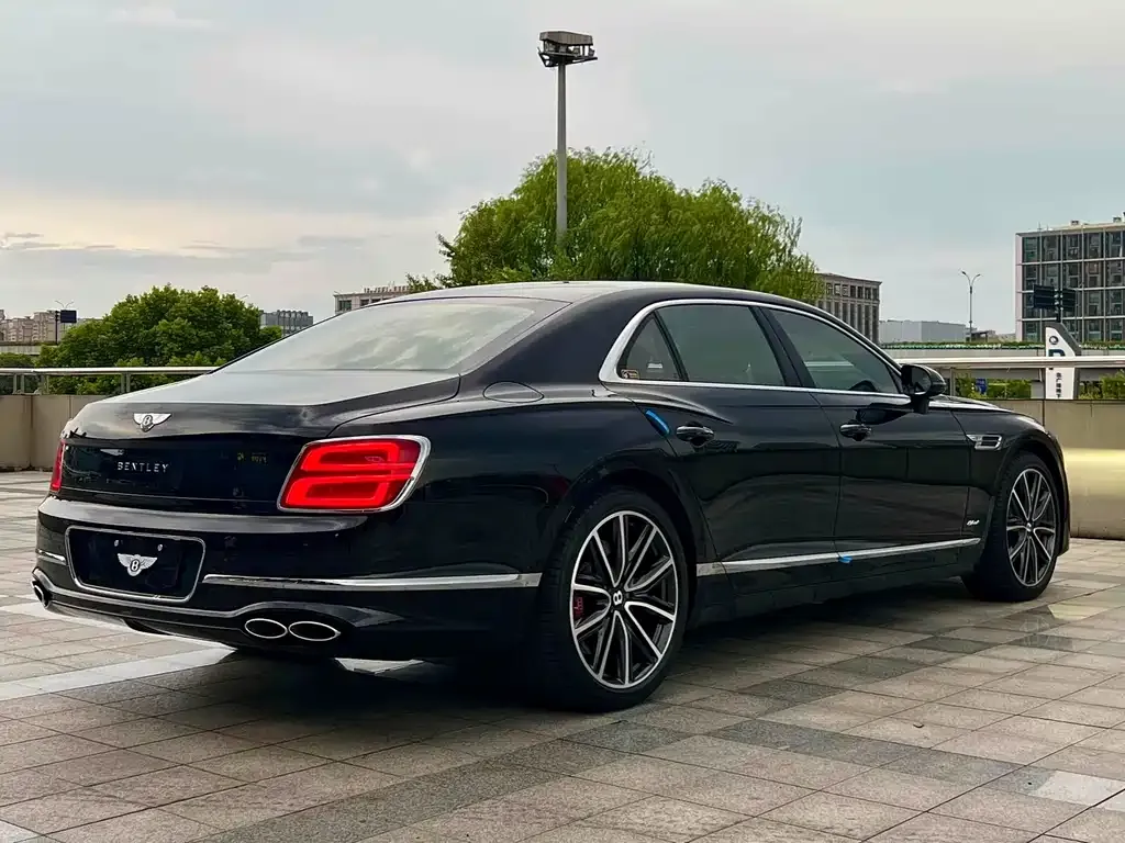 Bentley Flying Spur PHEV 2022 из CN, фото 5