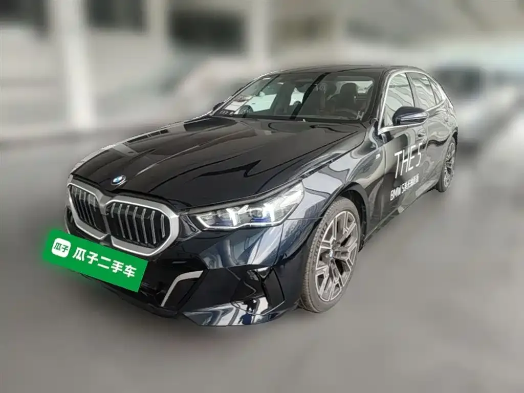 BMW 5 Series — фото 1