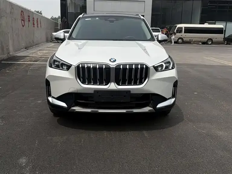 BMW X1 — фото 8