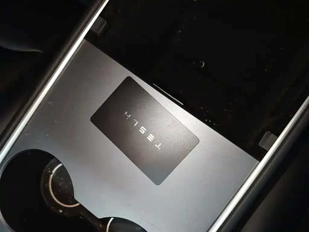 Tesla Model 3 — фото 2