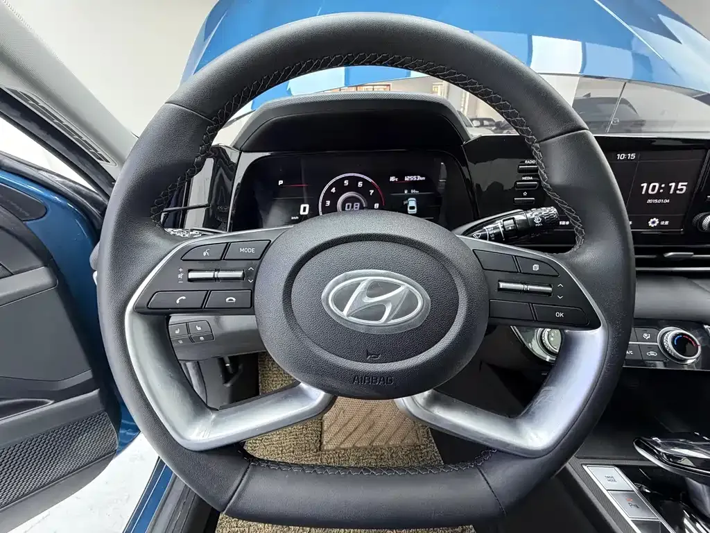 Hyundai Elantra — фото 4