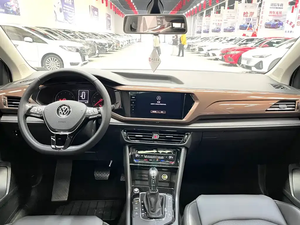 Volkswagen Tharu — фото 2