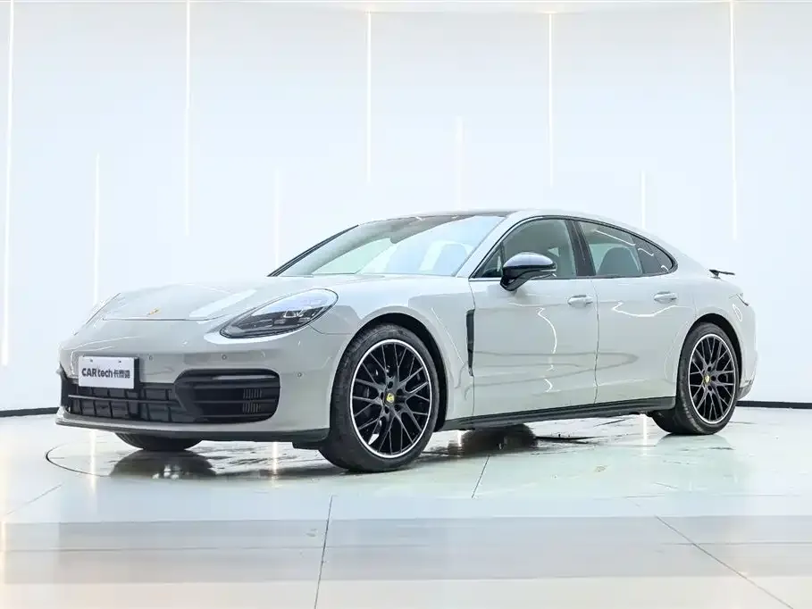 Porsche Panamera — фото 1