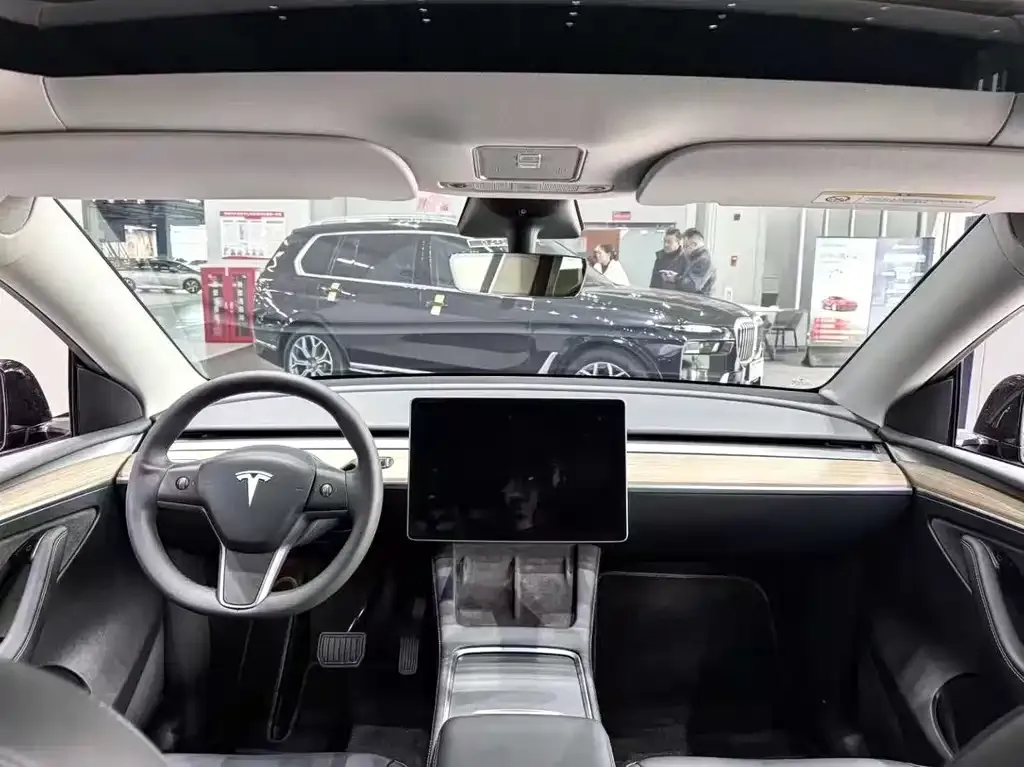 Tesla Model Y — фото 4