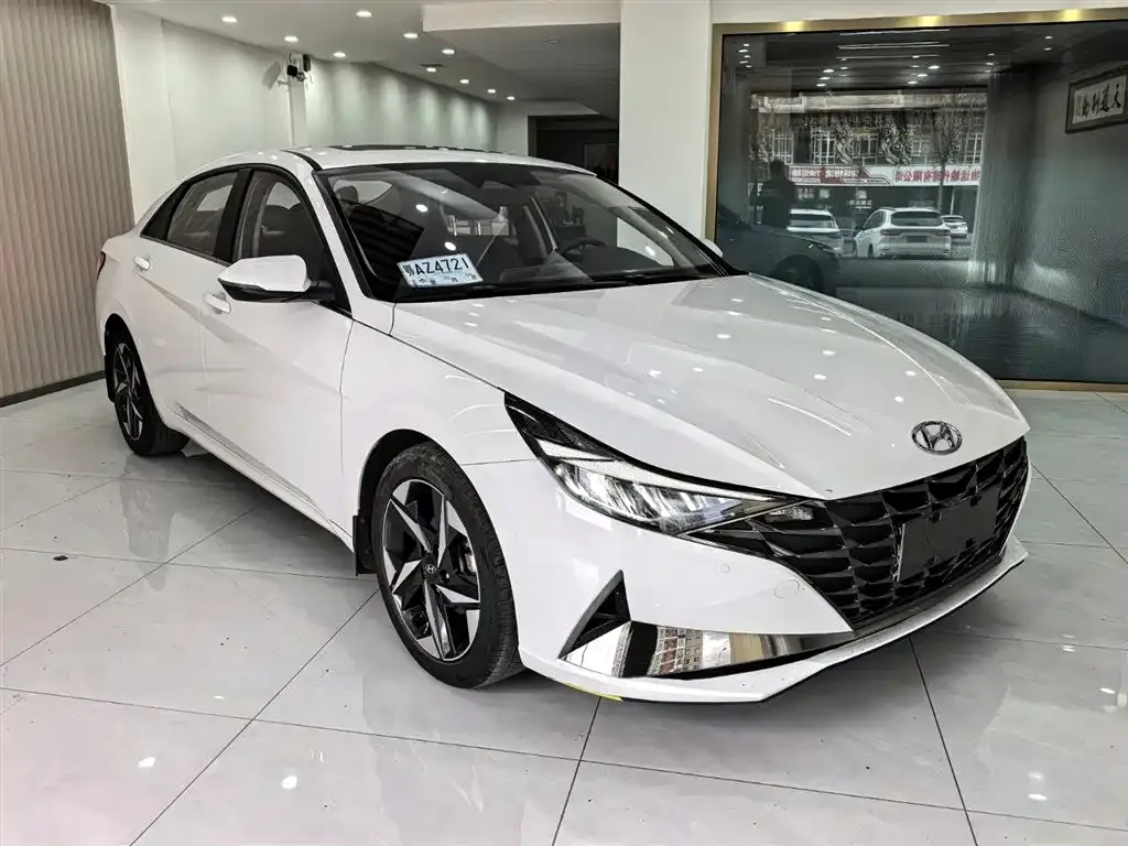 Hyundai Elantra — фото 4