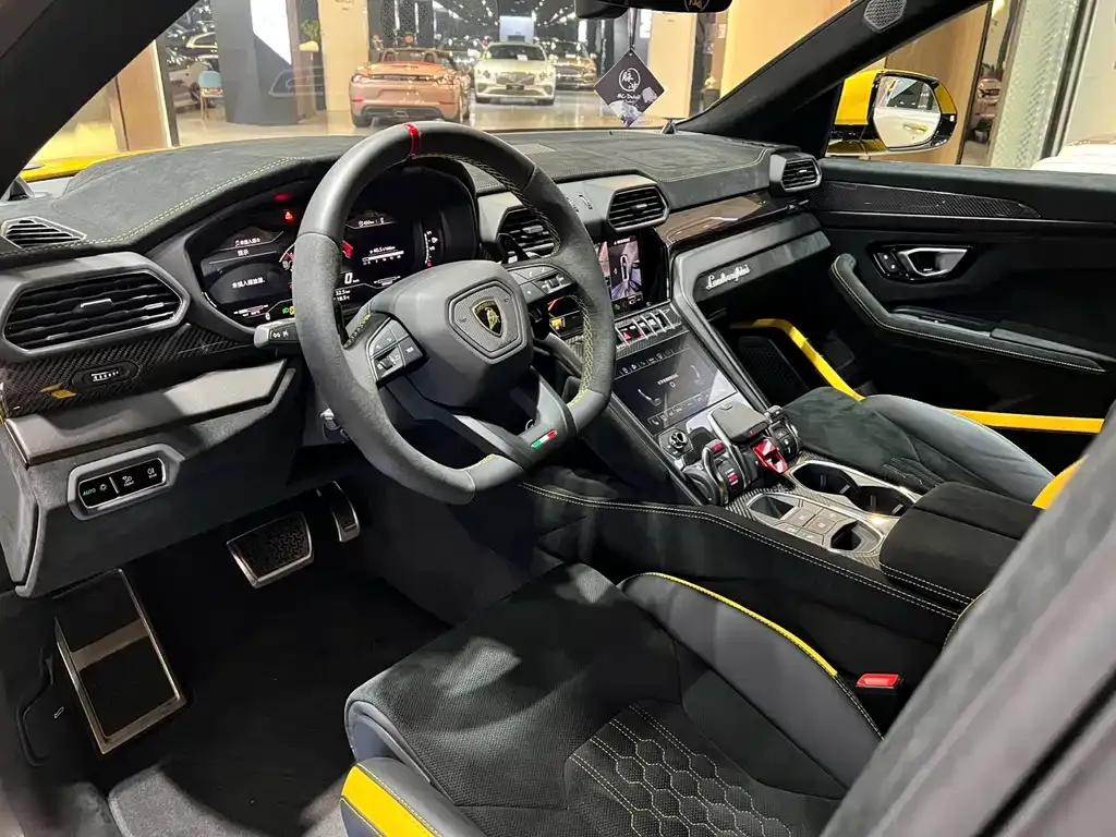 Lamborghini Urus — фото 6