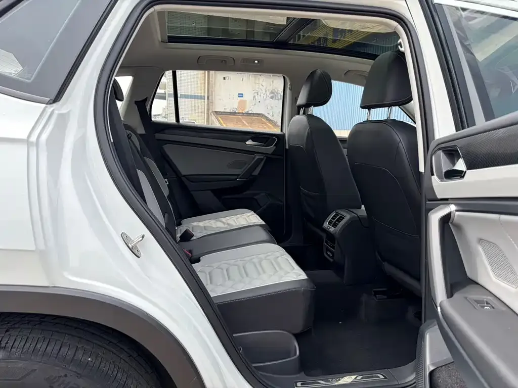 Volkswagen Tayron 2022 из CN, фото 4