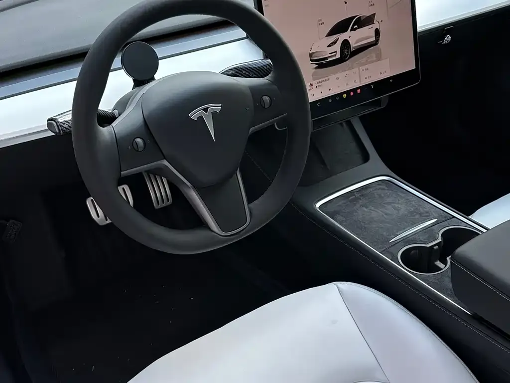 Tesla Model 3 — фото 10