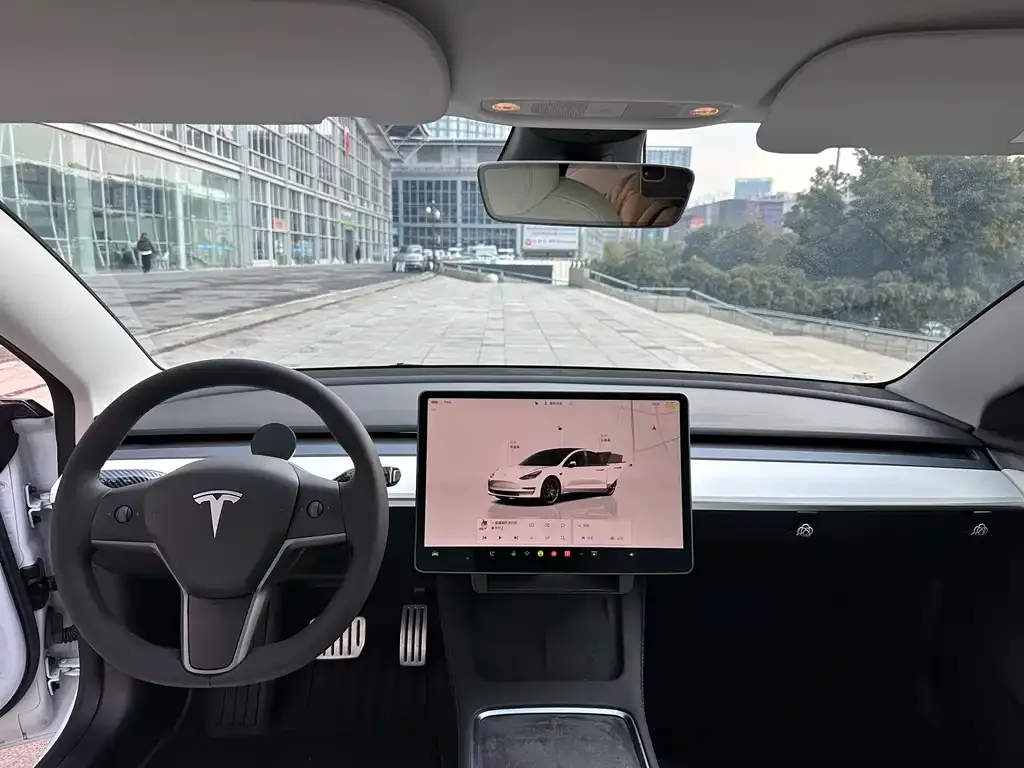 Tesla Model 3 — фото 5