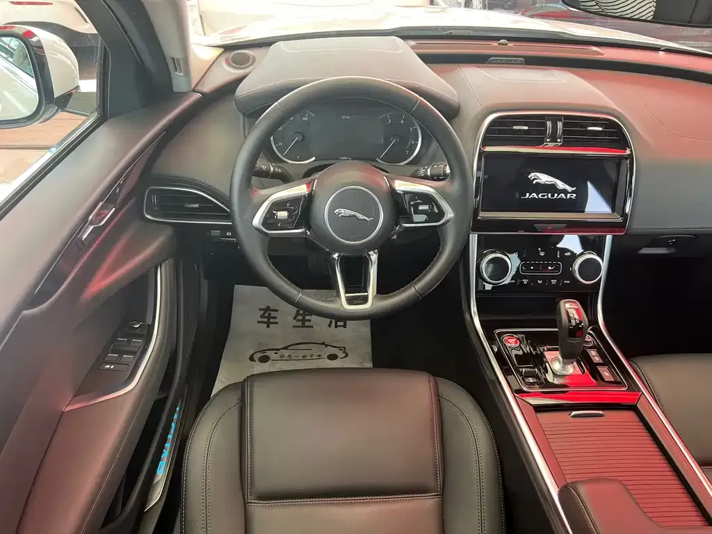 Jaguar XEL — фото 6