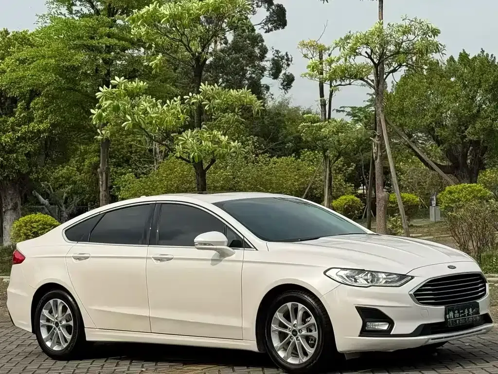 Ford Mondeo — фото 10