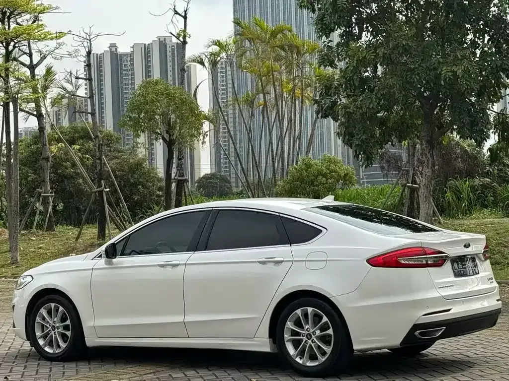 Ford Mondeo — фото 5