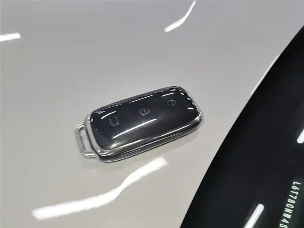 Geely Galaxy E5 — фото 2
