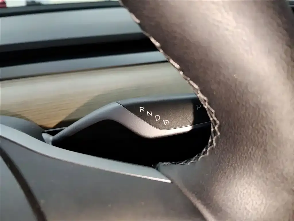 Tesla Model 3 — фото 2