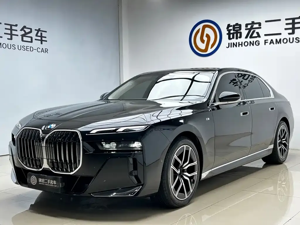 BMW 7 Series — фото 1