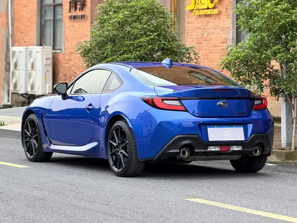 Subaru BRZ 2023 из CN, фото 8