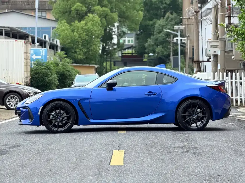 Subaru BRZ 2023 из CN, фото 9