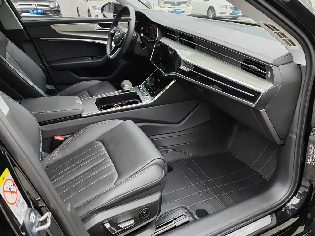 Audi A6L — фото 6