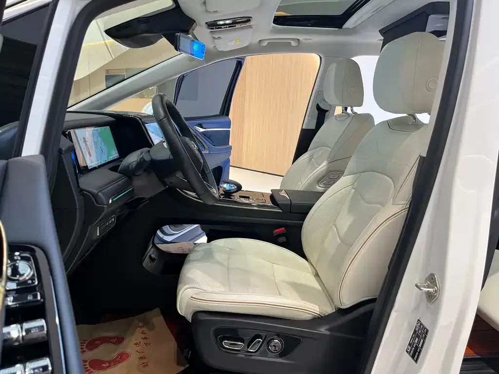 GAC Motor Trumpchi E9 — фото 10