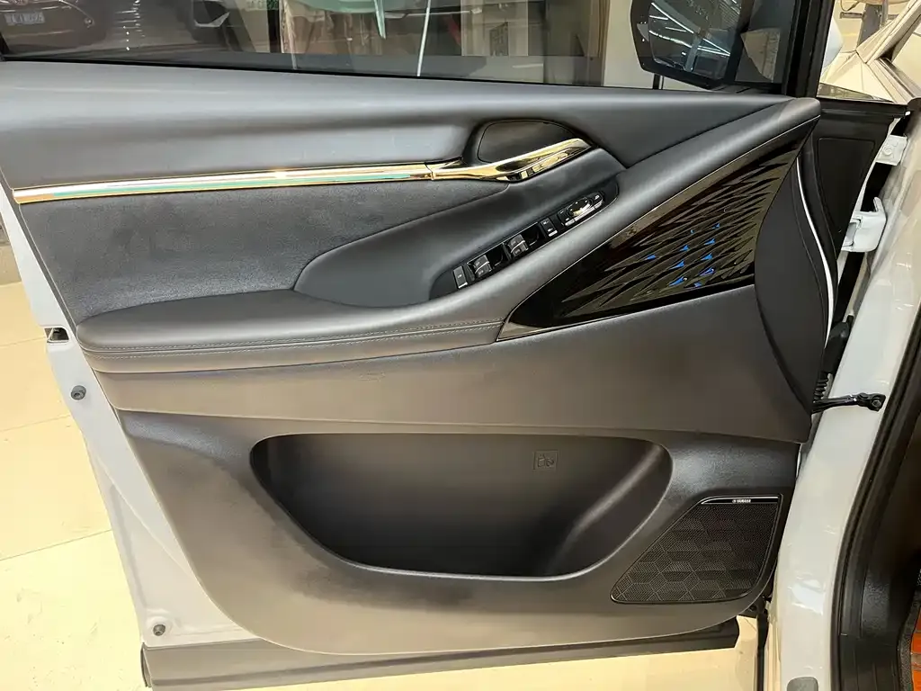 GAC Motor Trumpchi E9 — фото 9