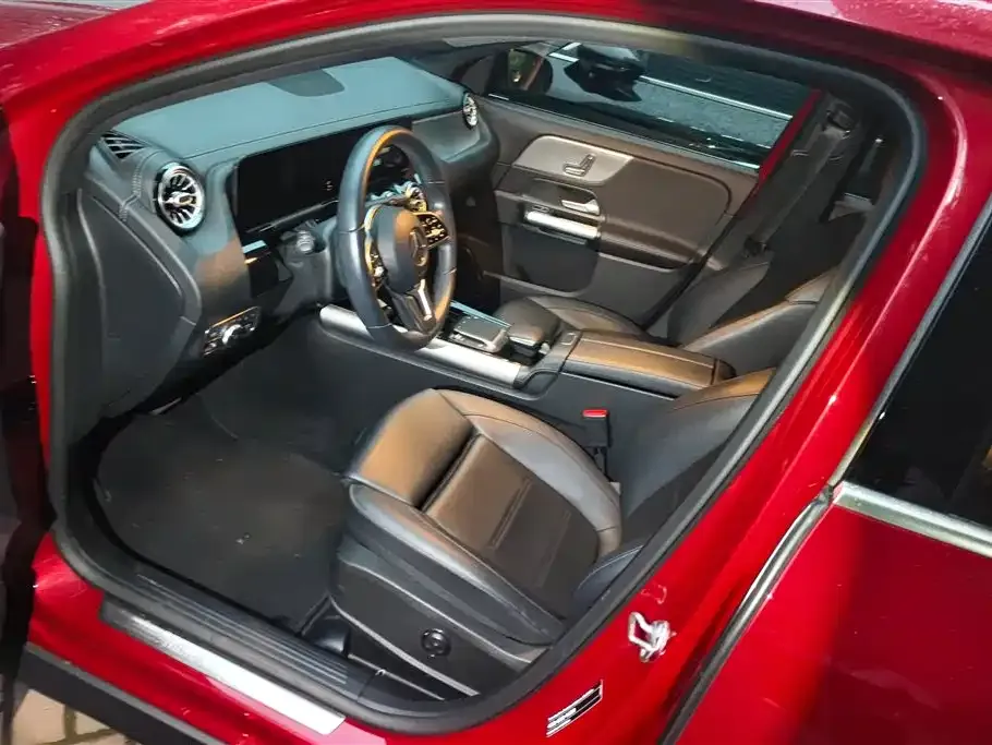 Mercedes-Benz GLA — фото 6