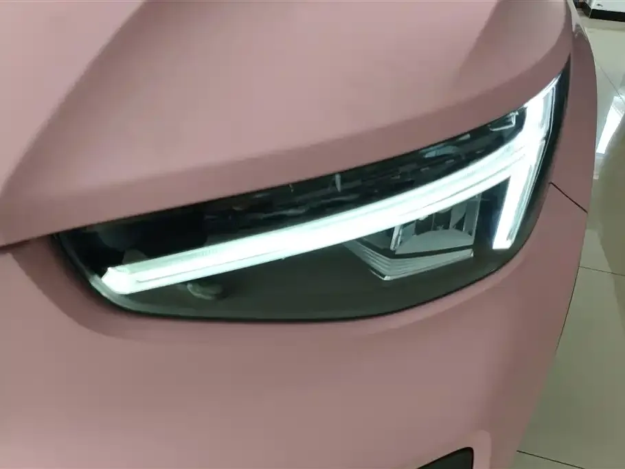 Volvo XC40 — фото 4