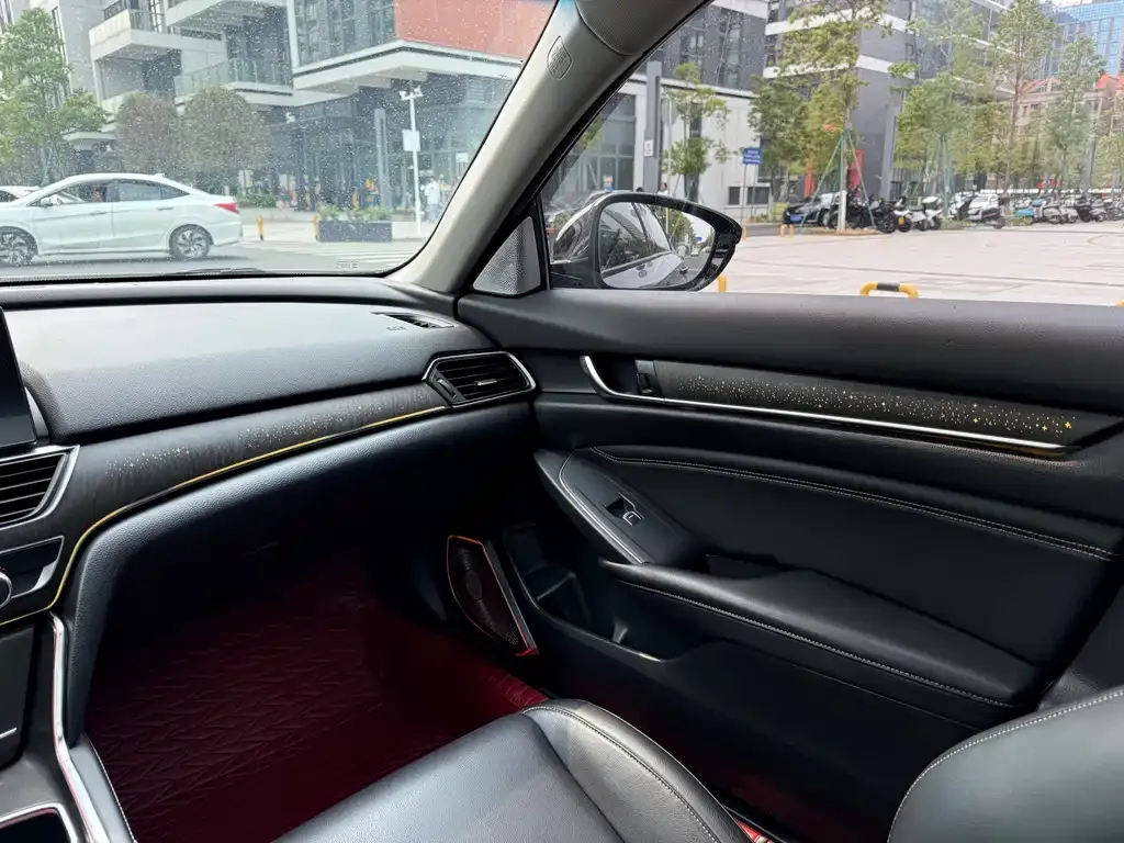 Honda Accord — фото 9