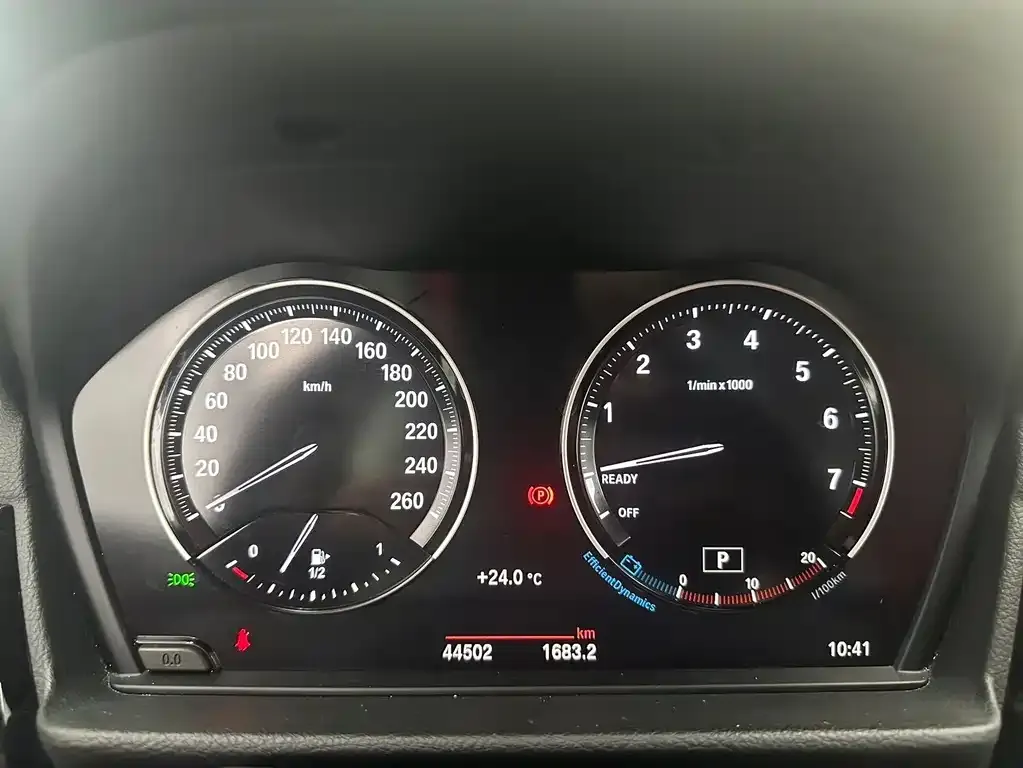 BMW 1 Series 2022 из CN, фото 2