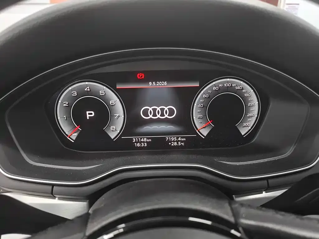Audi A4L — фото 2