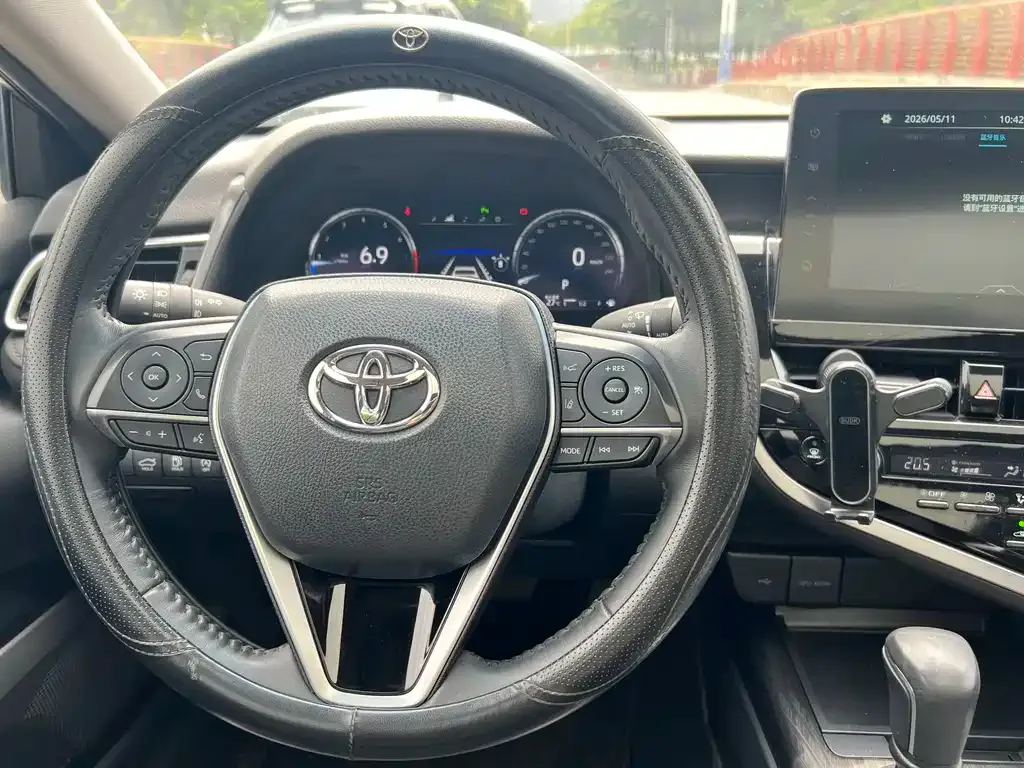 Toyota Camry — фото 7
