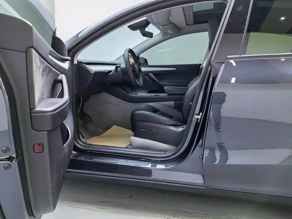 Tesla Model Y 2024 из CN, фото 9