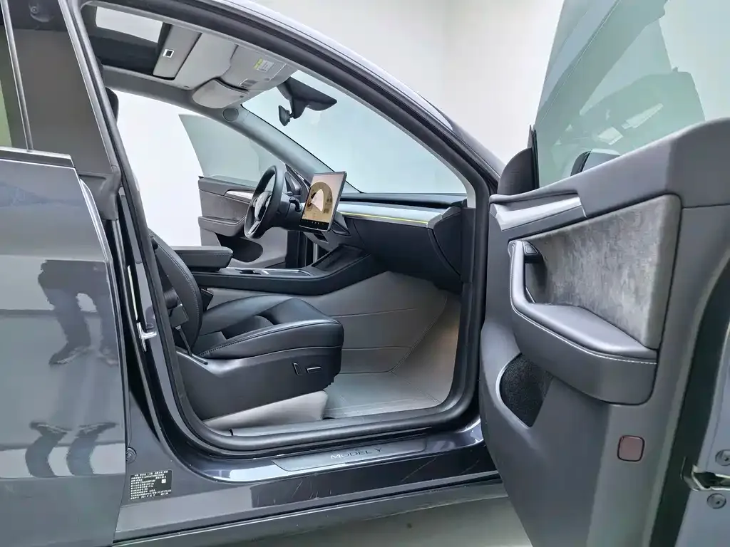 Tesla Model Y 2024 из CN, фото 5