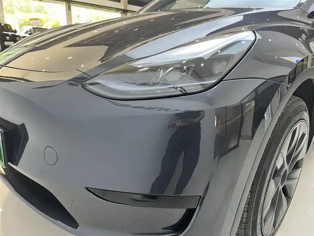 Tesla Model Y — фото 9
