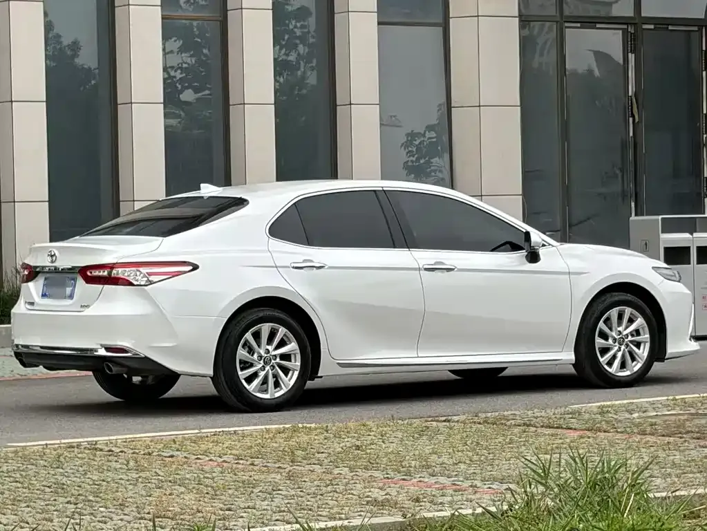 Toyota Camry 2024 из CN, фото 2