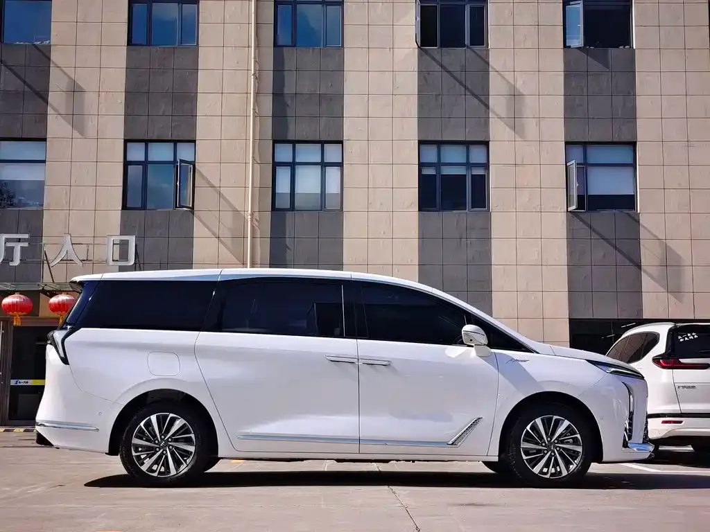 Buick GL8 Hybrid — фото 2