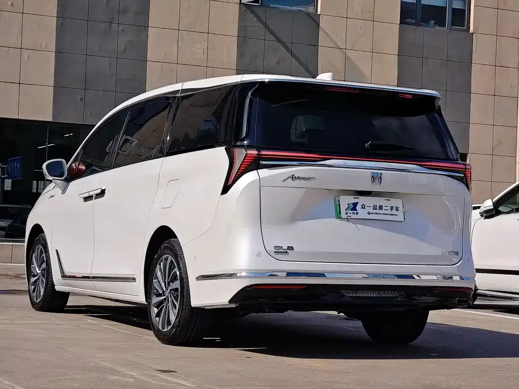 Buick GL8 Hybrid — фото 6